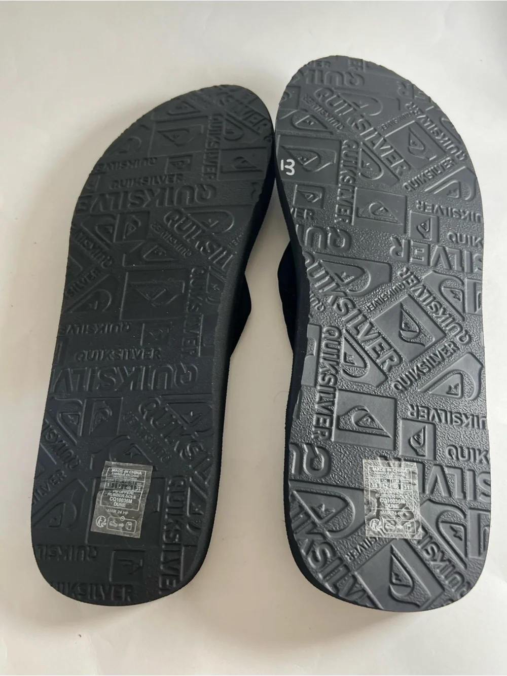 Quiksilver Men's Black Thong Sandals US 13 EU 46 Slip-On Logo Rubber Sole